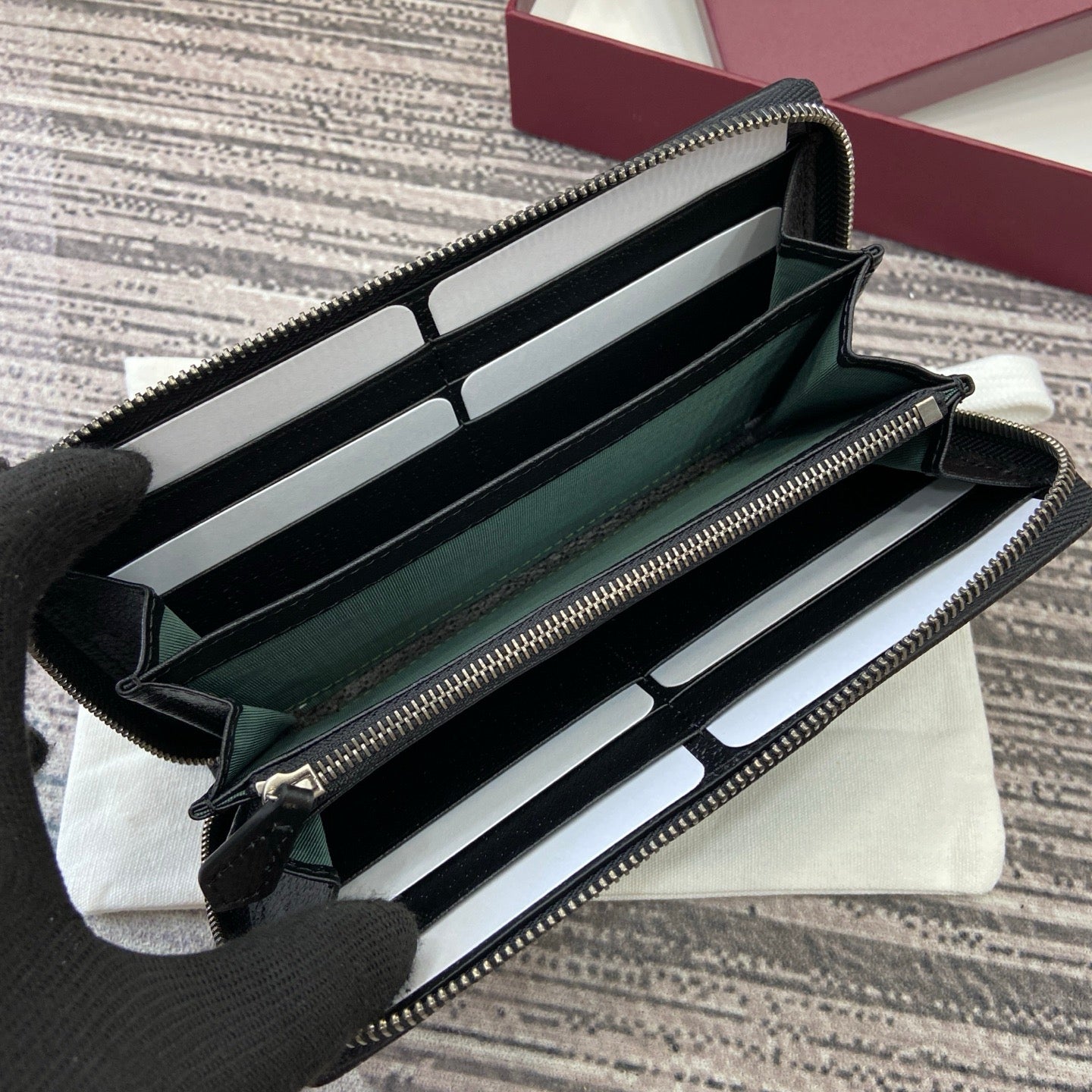 Gucci Long Zipped Wallet