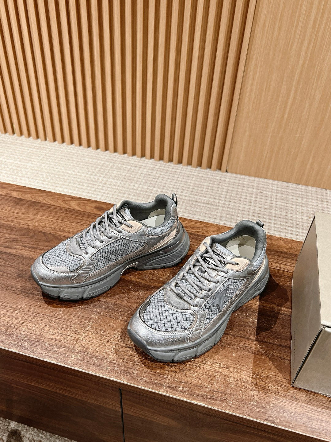 Golden Goose Sneaker