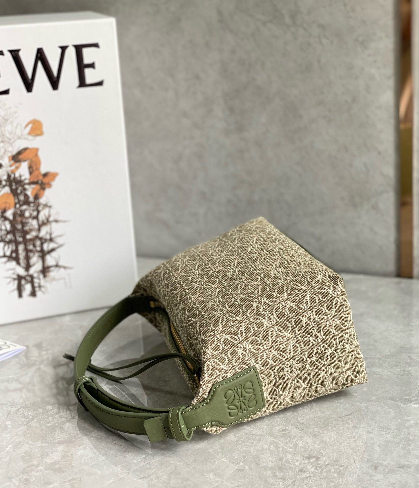 Loewe Cubi Lunch Bag(27x21x16.5cm)