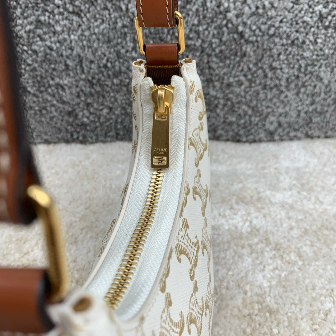 Celine Hobo