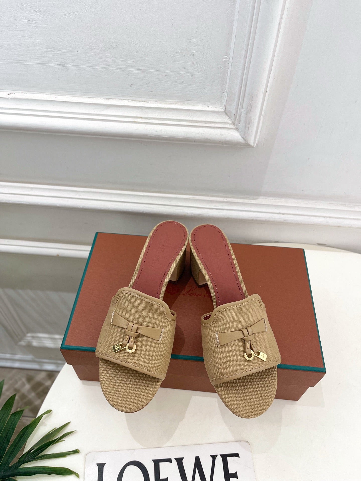 LP Sandals