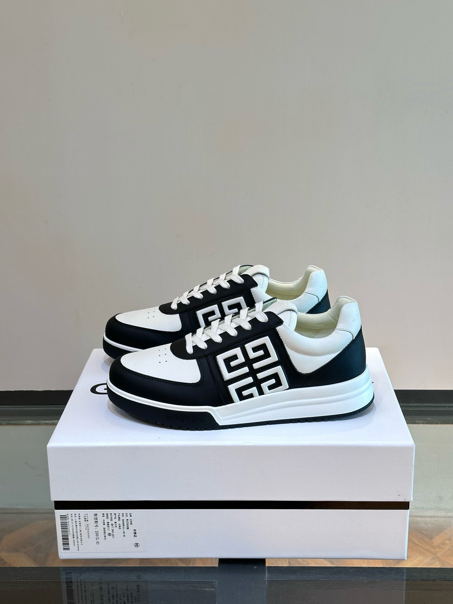 Givenchy Sneakers