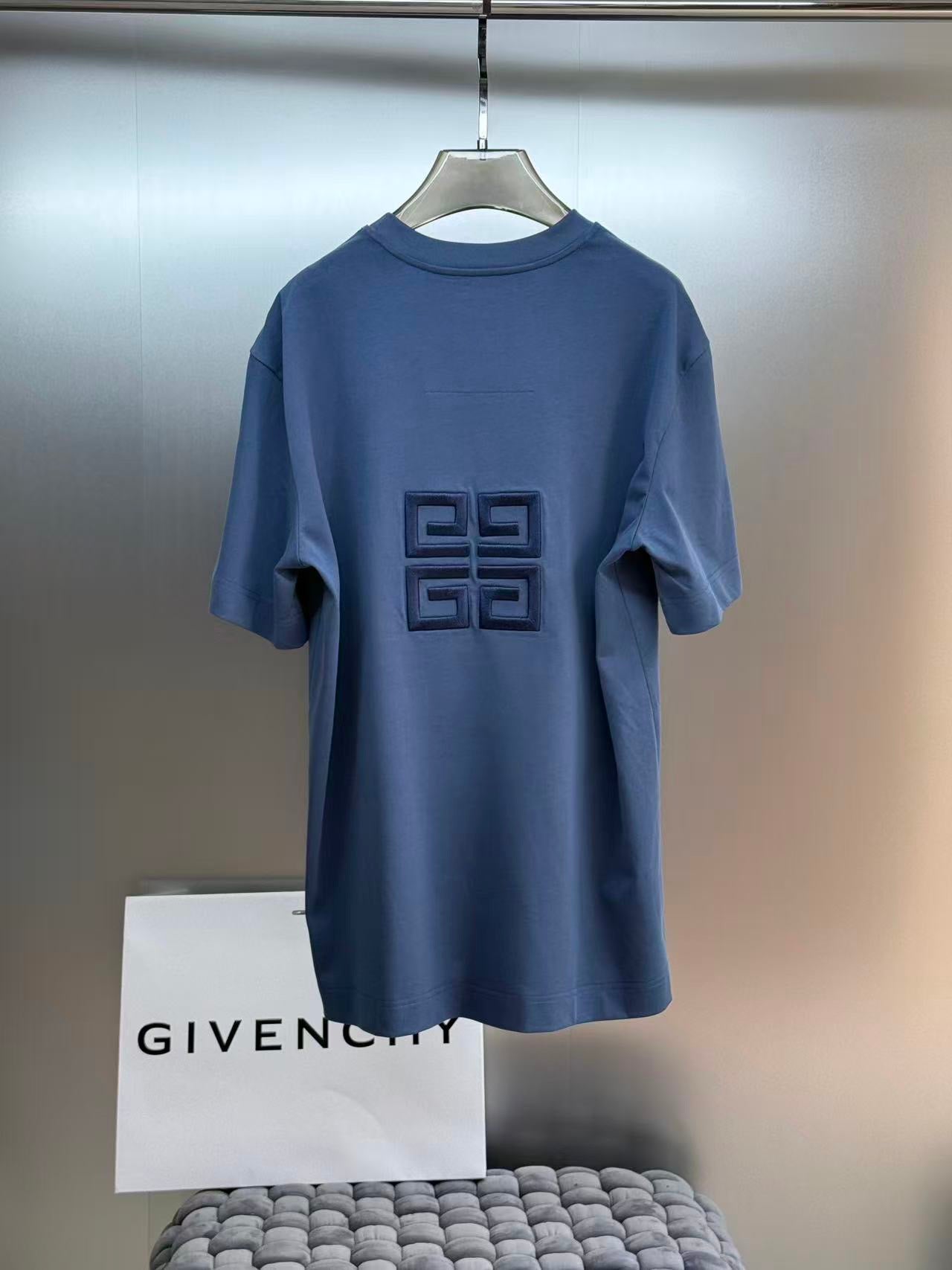 Givenchy T-Shirt