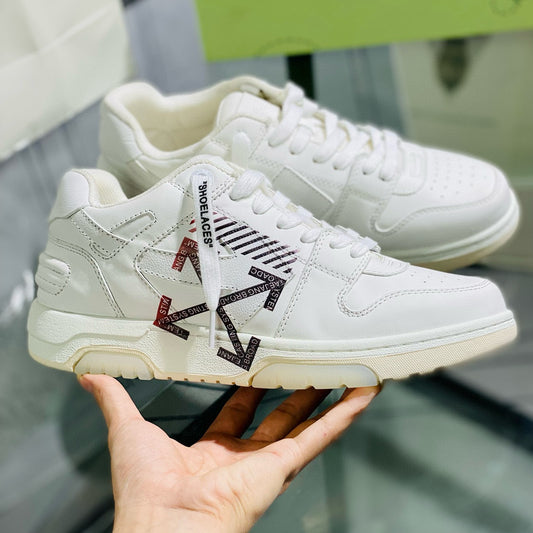 Off-White Sneaker