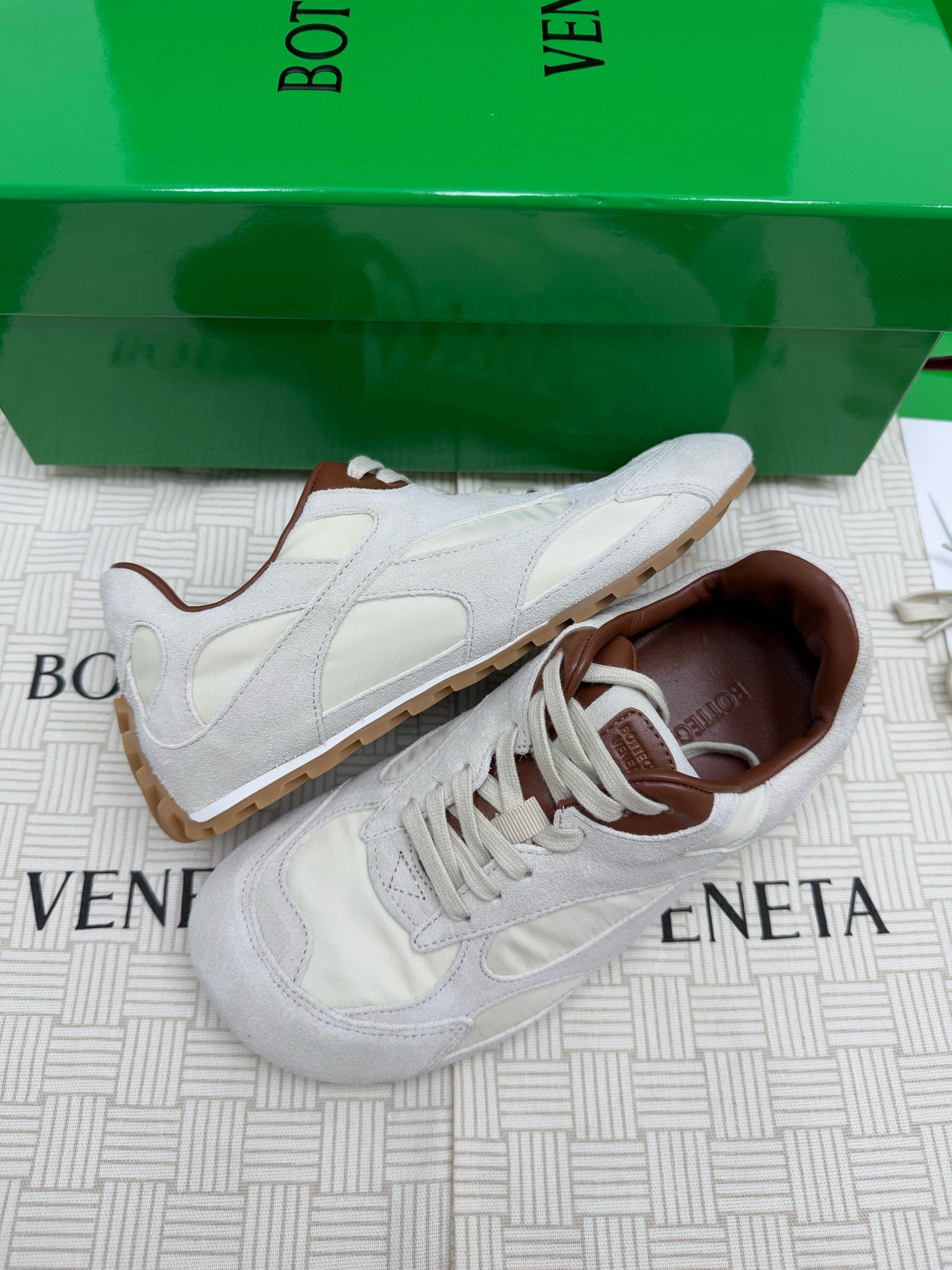 BV Sneakers