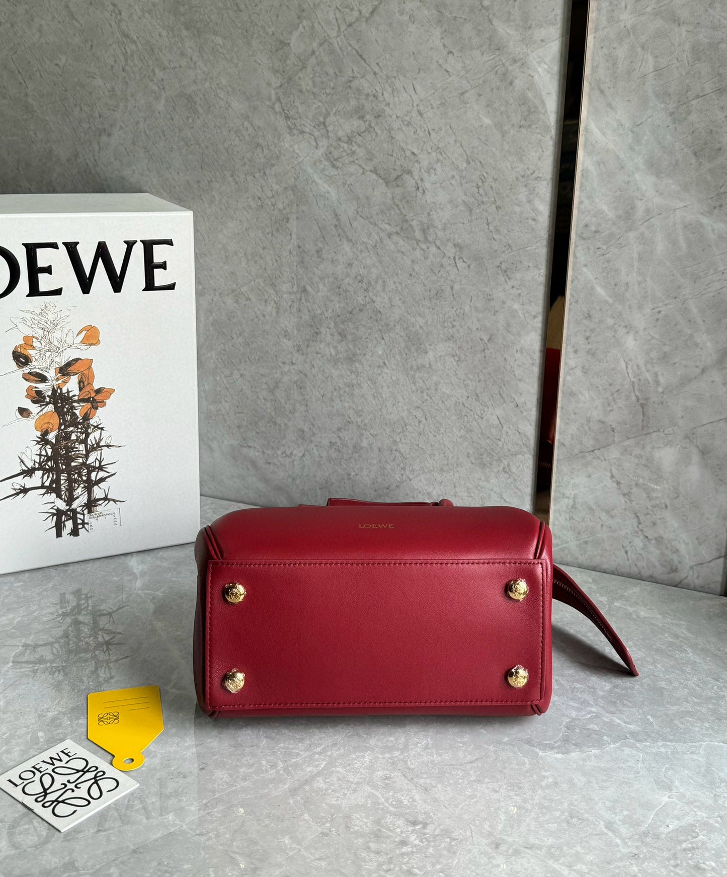 Loewe Madrid Handle Bag(23.5x10x19cm)