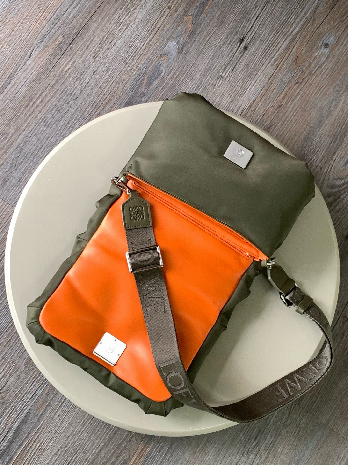 Loewe Messenger Bag 23x17x9CM