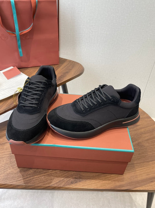 LP Sneakers