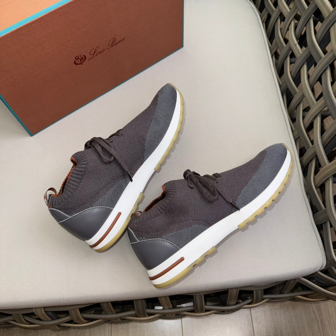 LP Sneakers