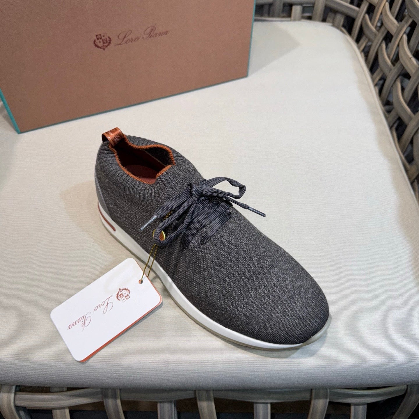 LP Sneakers