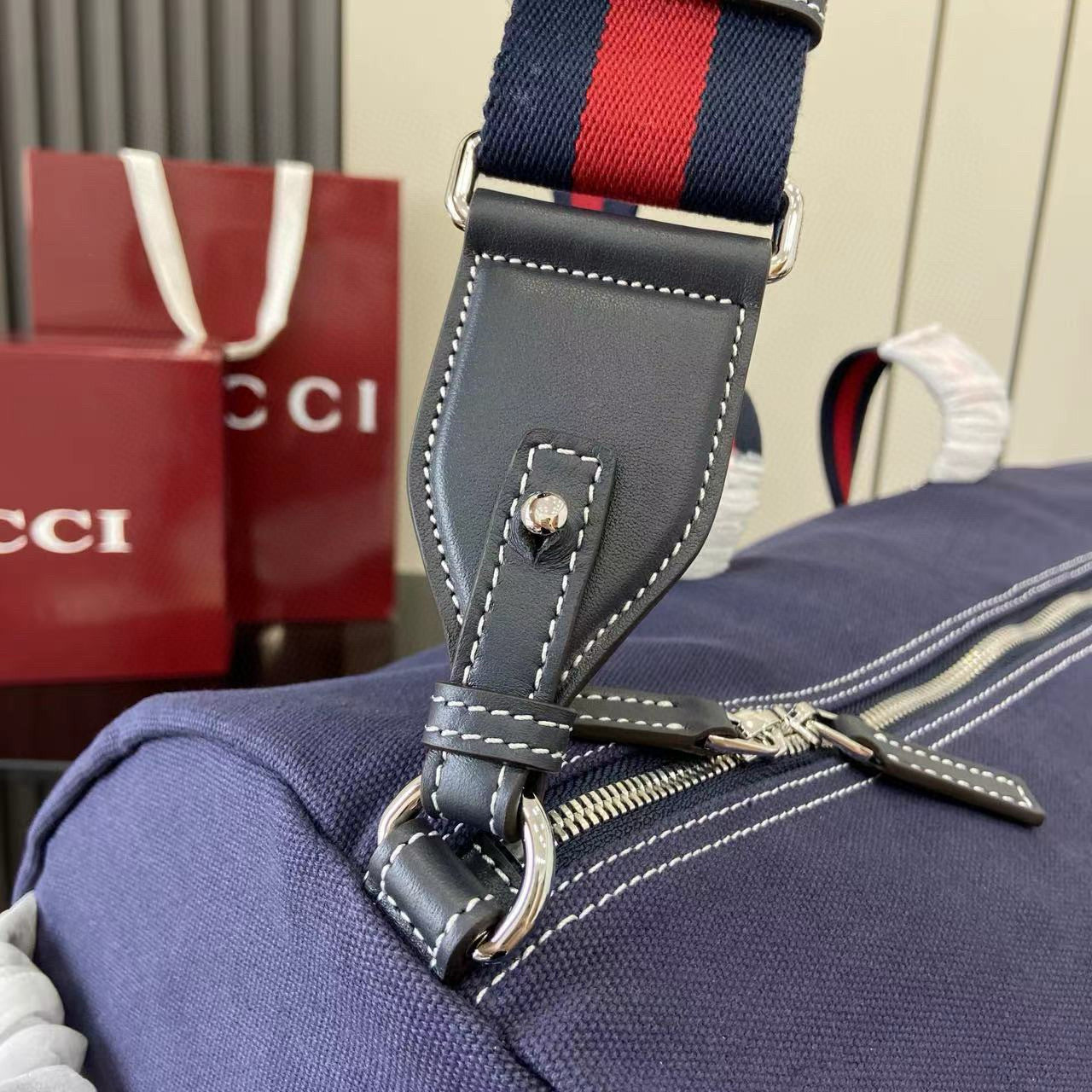 Gucci Duffle Bag 54x24x24CM