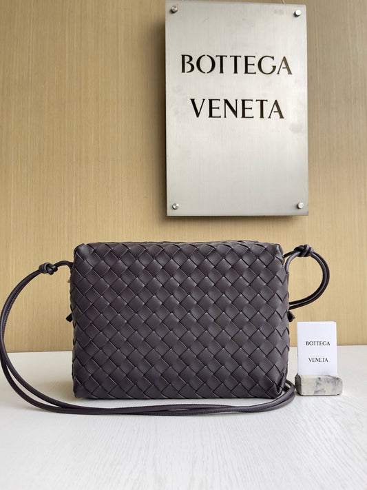 BV Intrecciato Loop Camera Bag