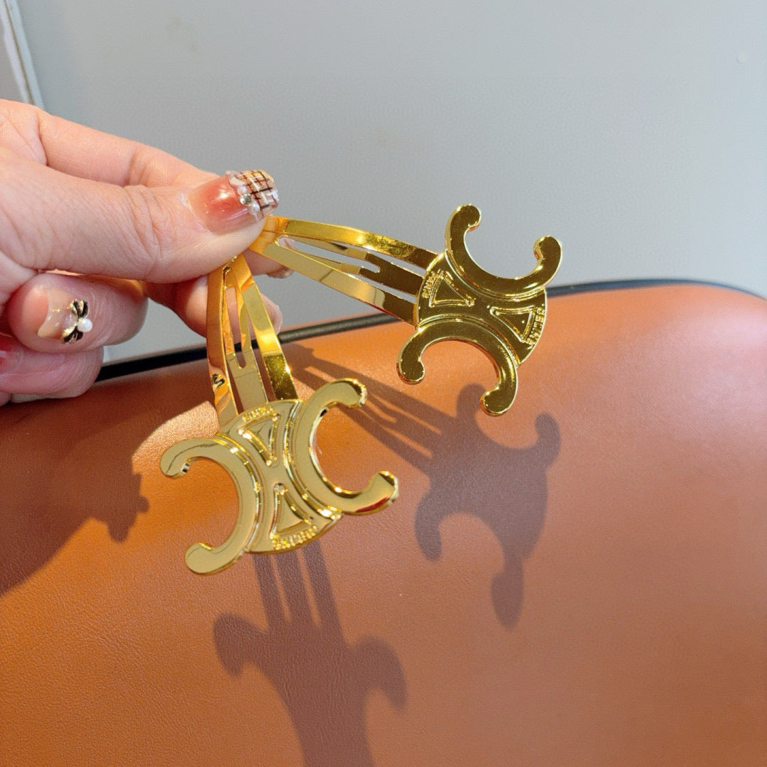 Celine Hairpin