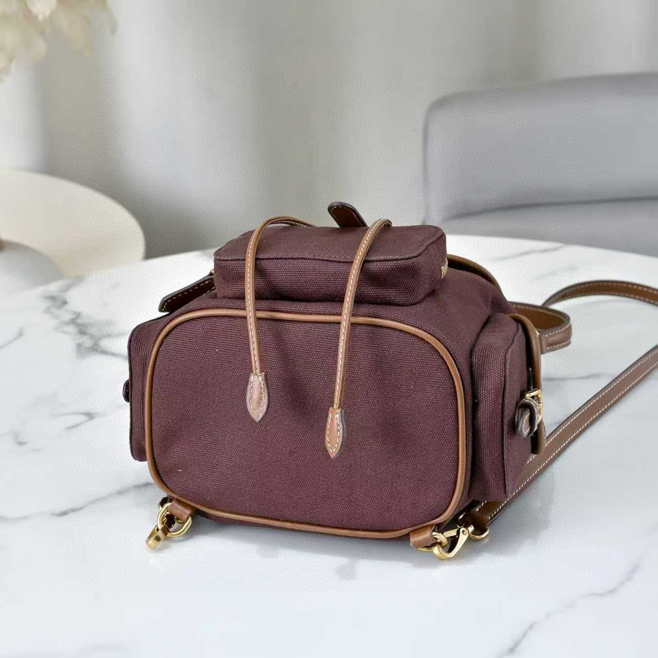 Miu Miu Backpack 22x18x11.5cm