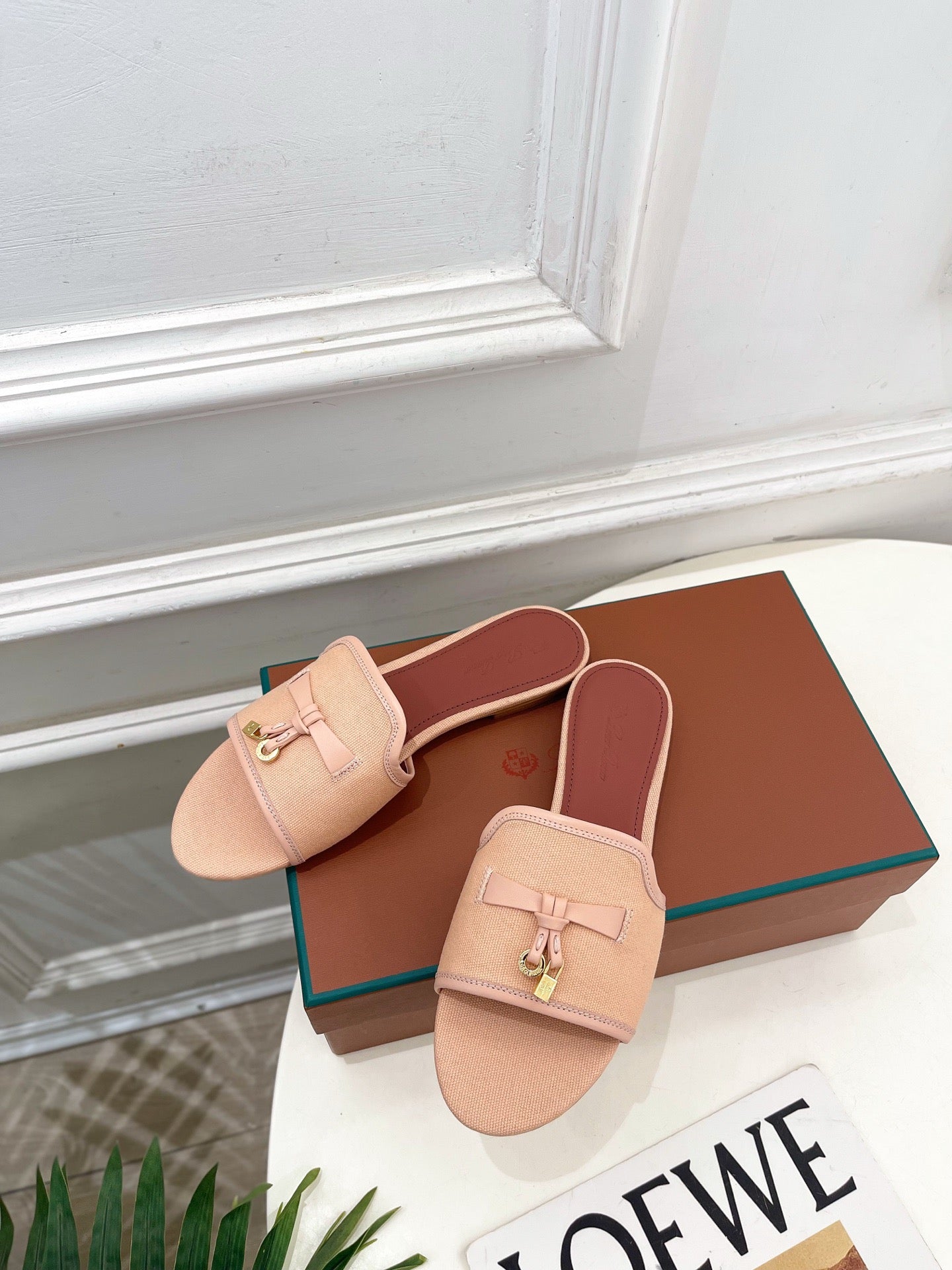 LP Sandals