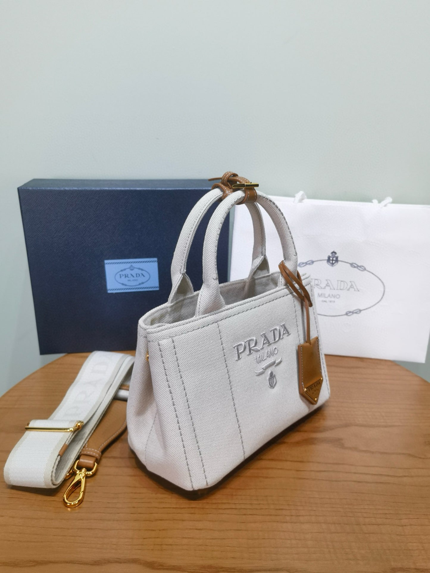 Prada Handle Bag 22x15x13cm
