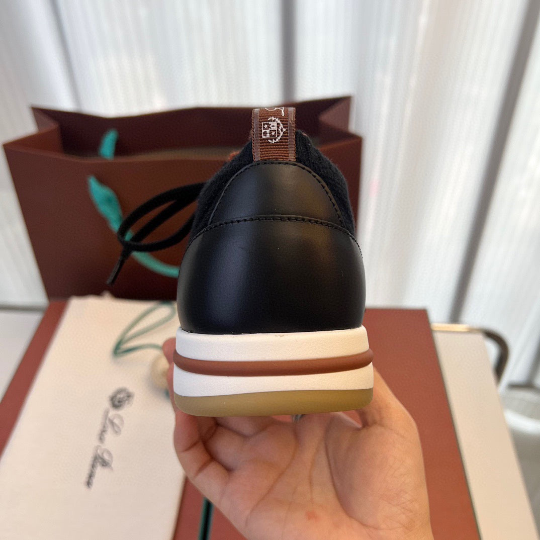 LP Sneakers