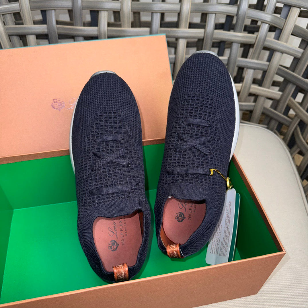 LP Sneakers
