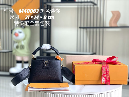 LV Capucines M48863