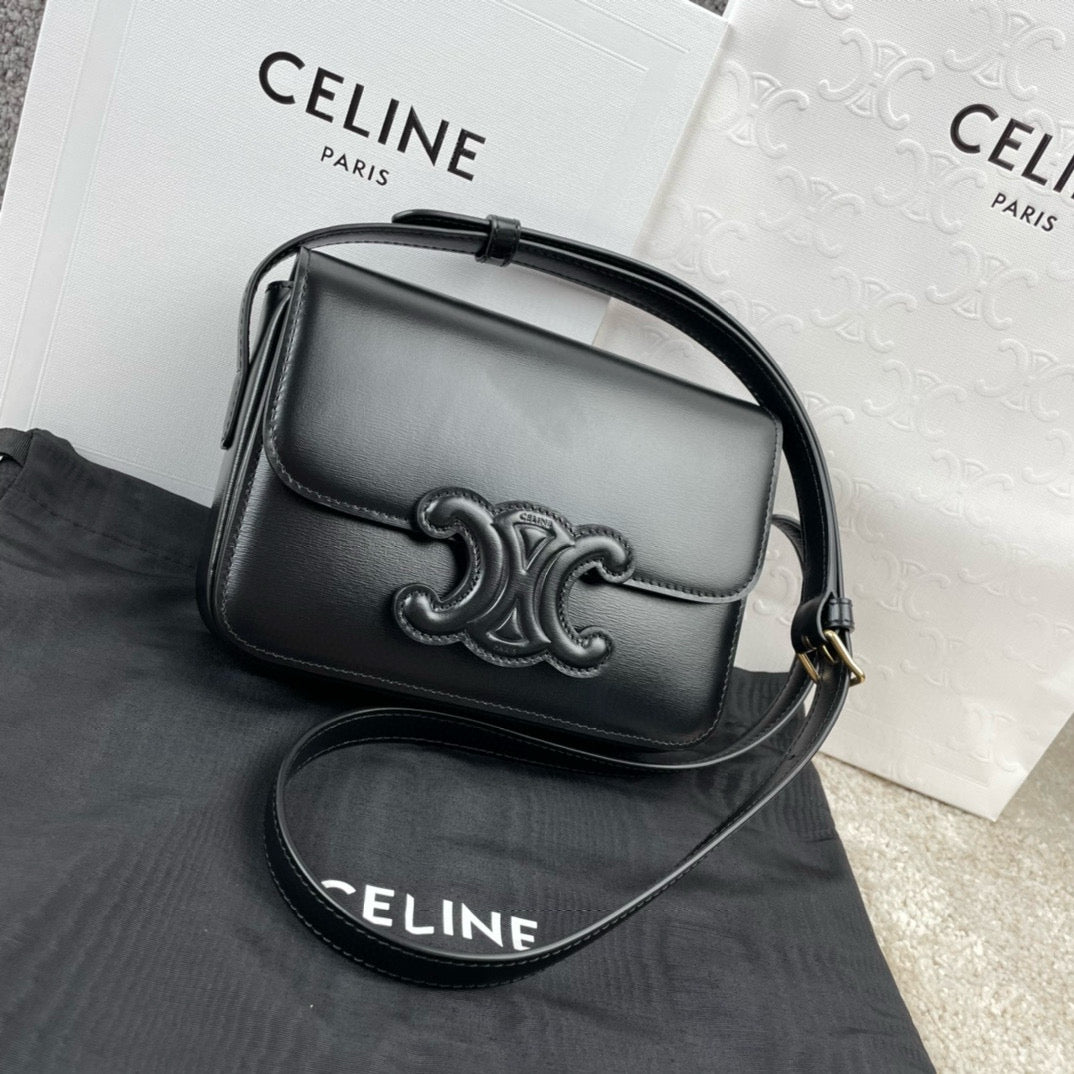 Celine Triomphe