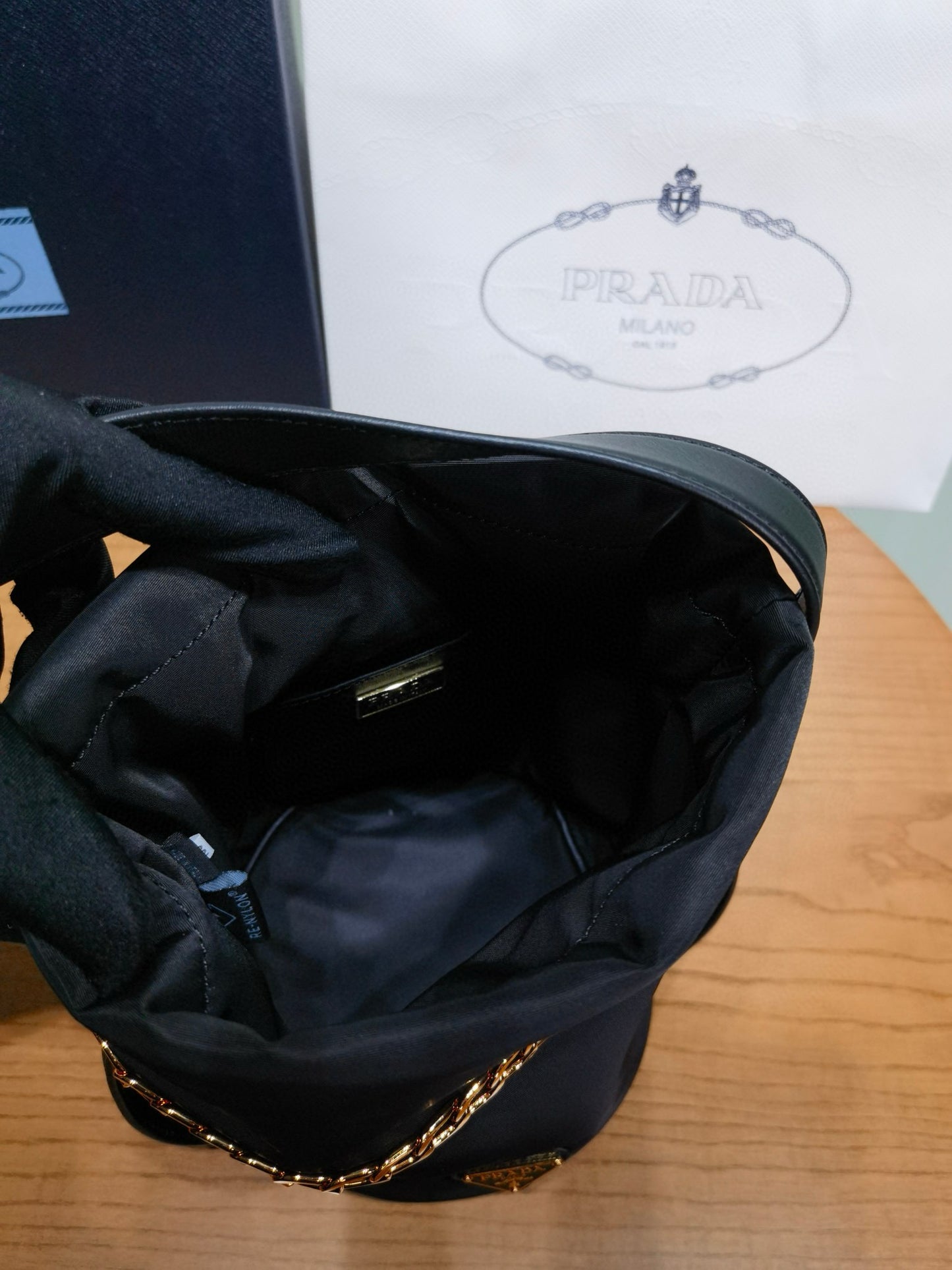PD Petit Sac Noir Bucket Bag