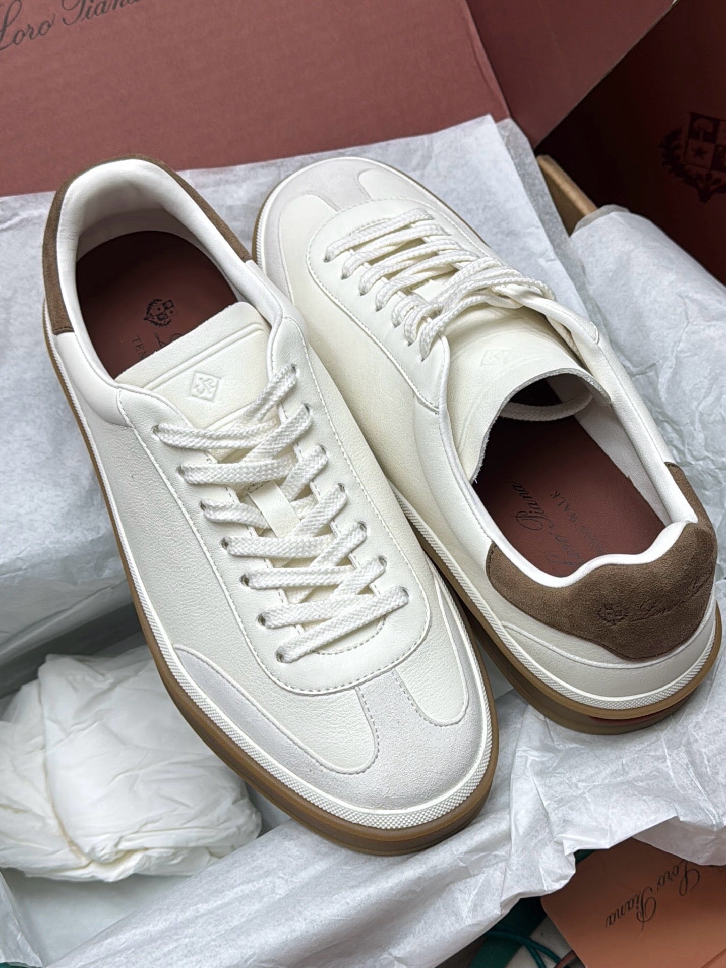 LP Sneaker