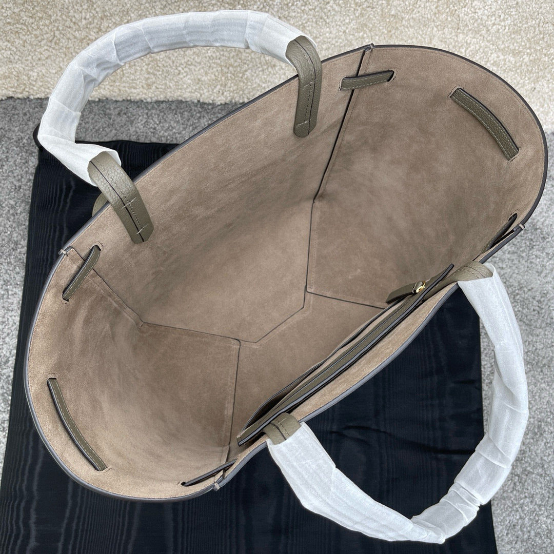 Celine Bucket