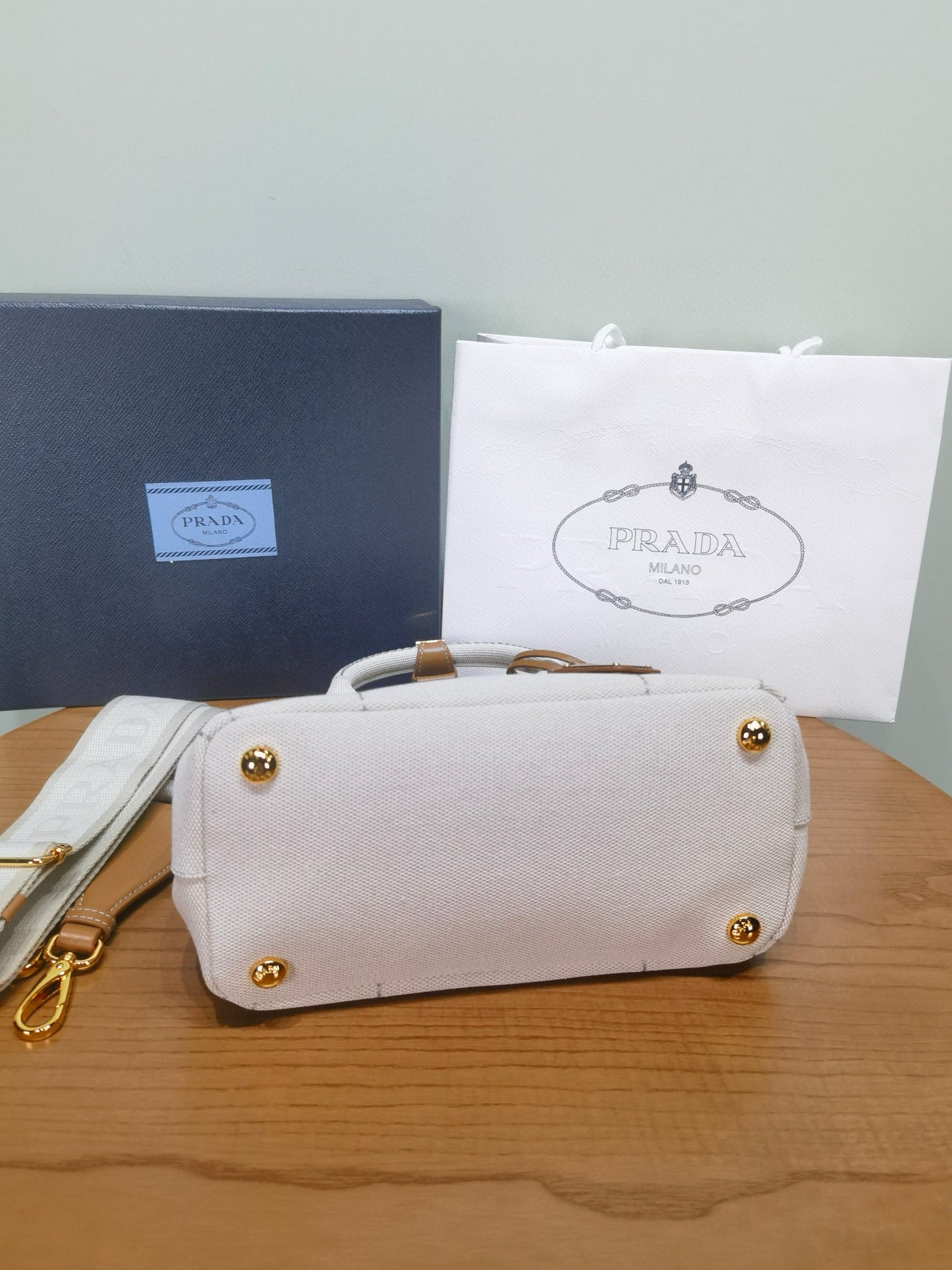 Prada Handle Bag 22x15x13cm