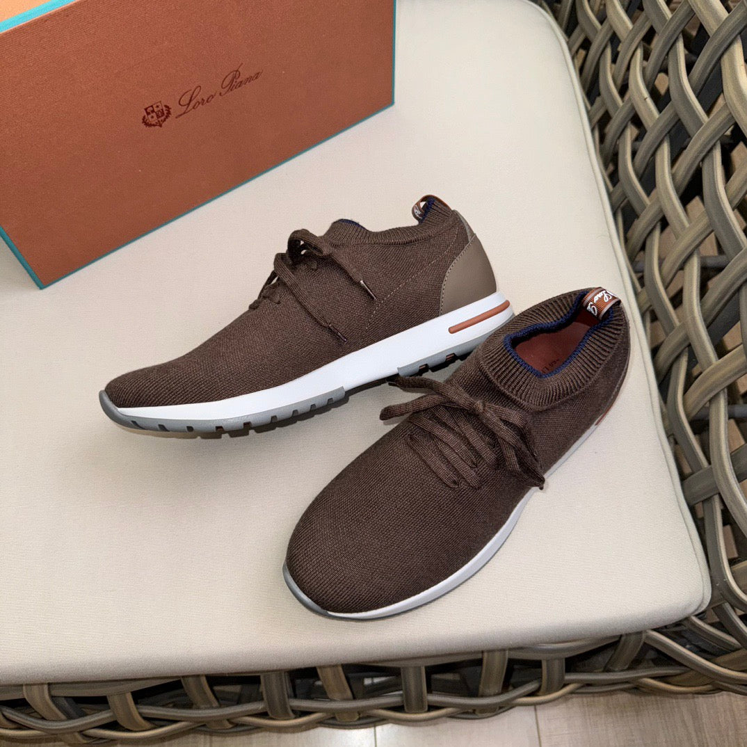 LP Sneakers
