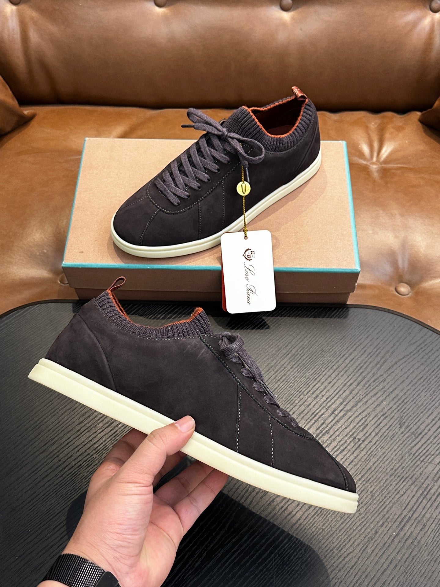 LP Sneakers