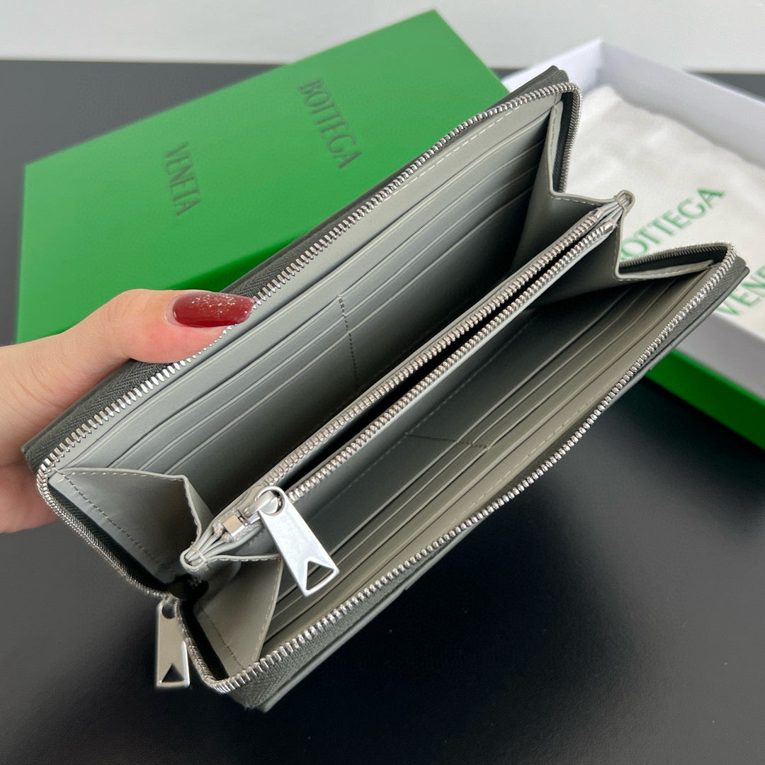 Bottega Veneta Long Zipped Wallet