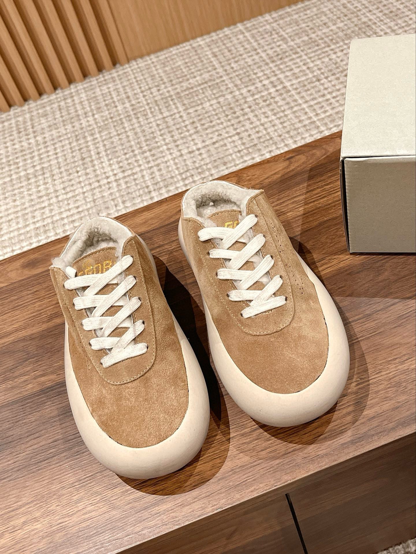 Golden Goose Sneaker