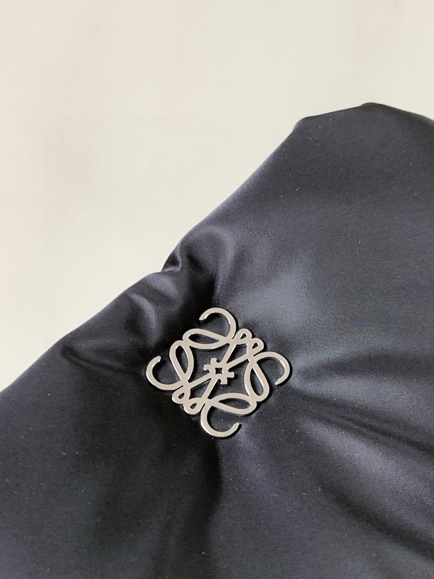 Loewe Messenger Bag 23x17x9CM