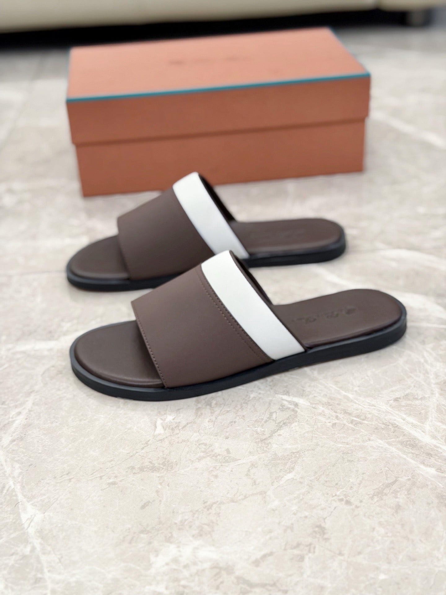 LP Sandals