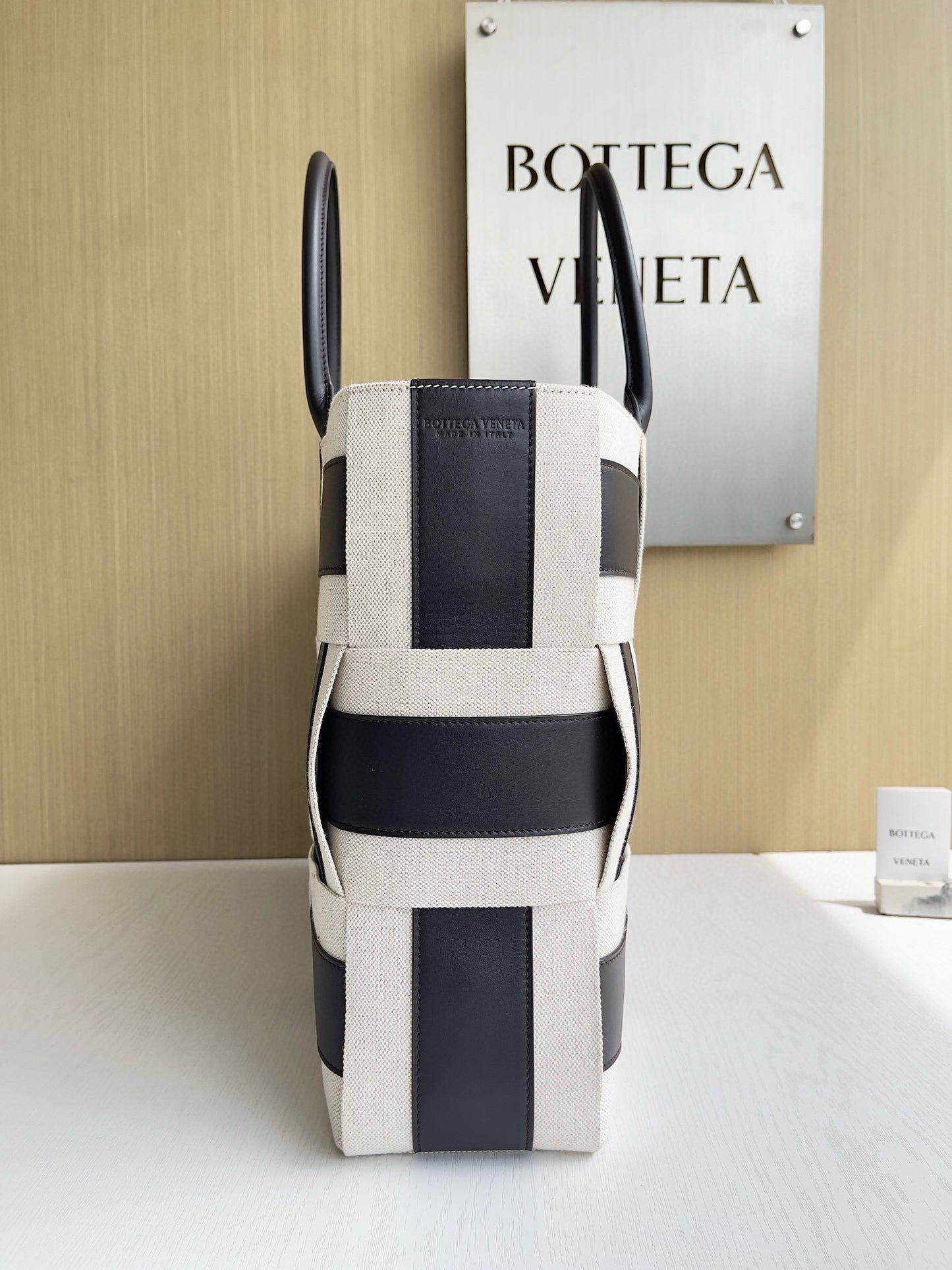 BV Arco Tote Bag 45x34x11cm