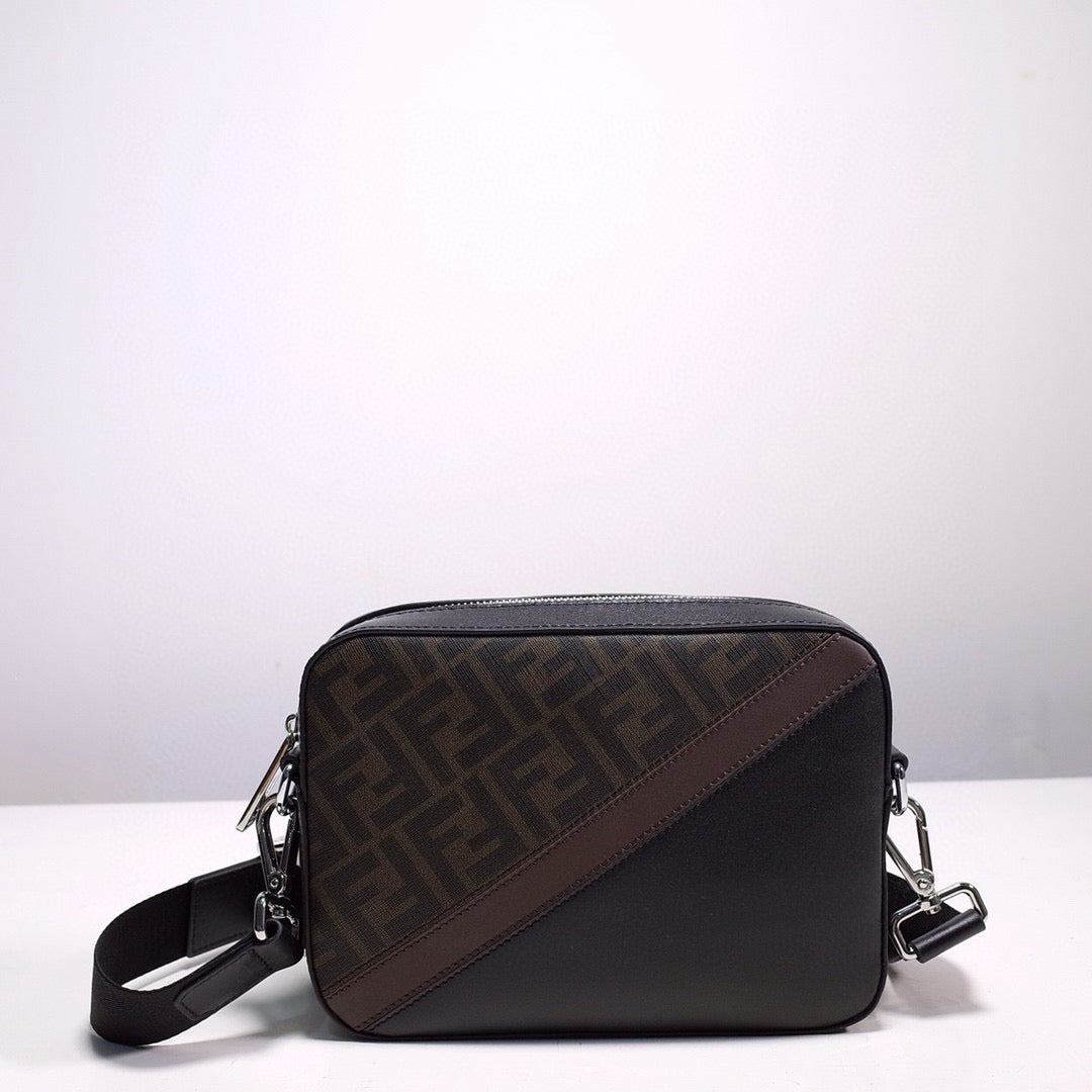 FENDI MESSENGER 22*15*4.5