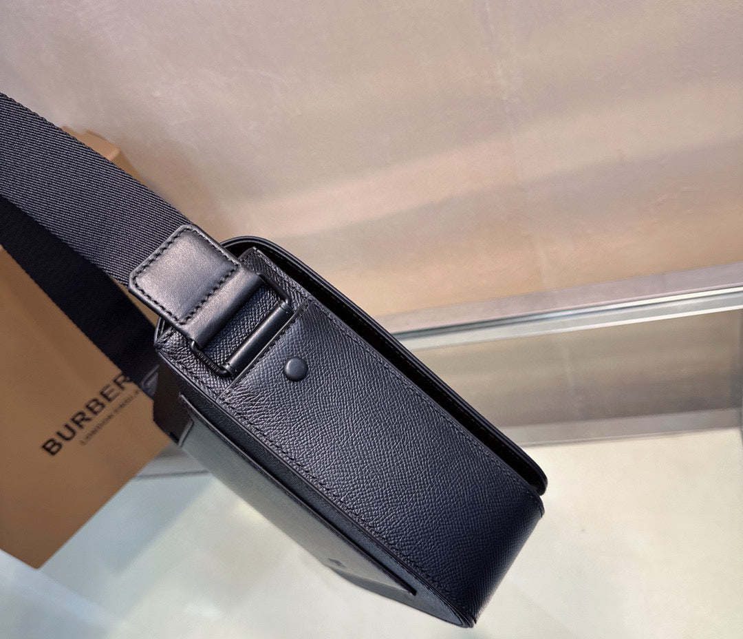 Burberry Messenger