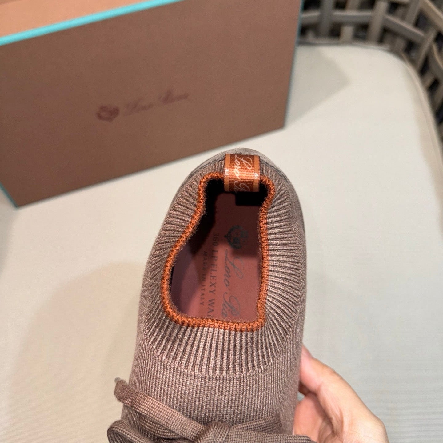LP Sneakers