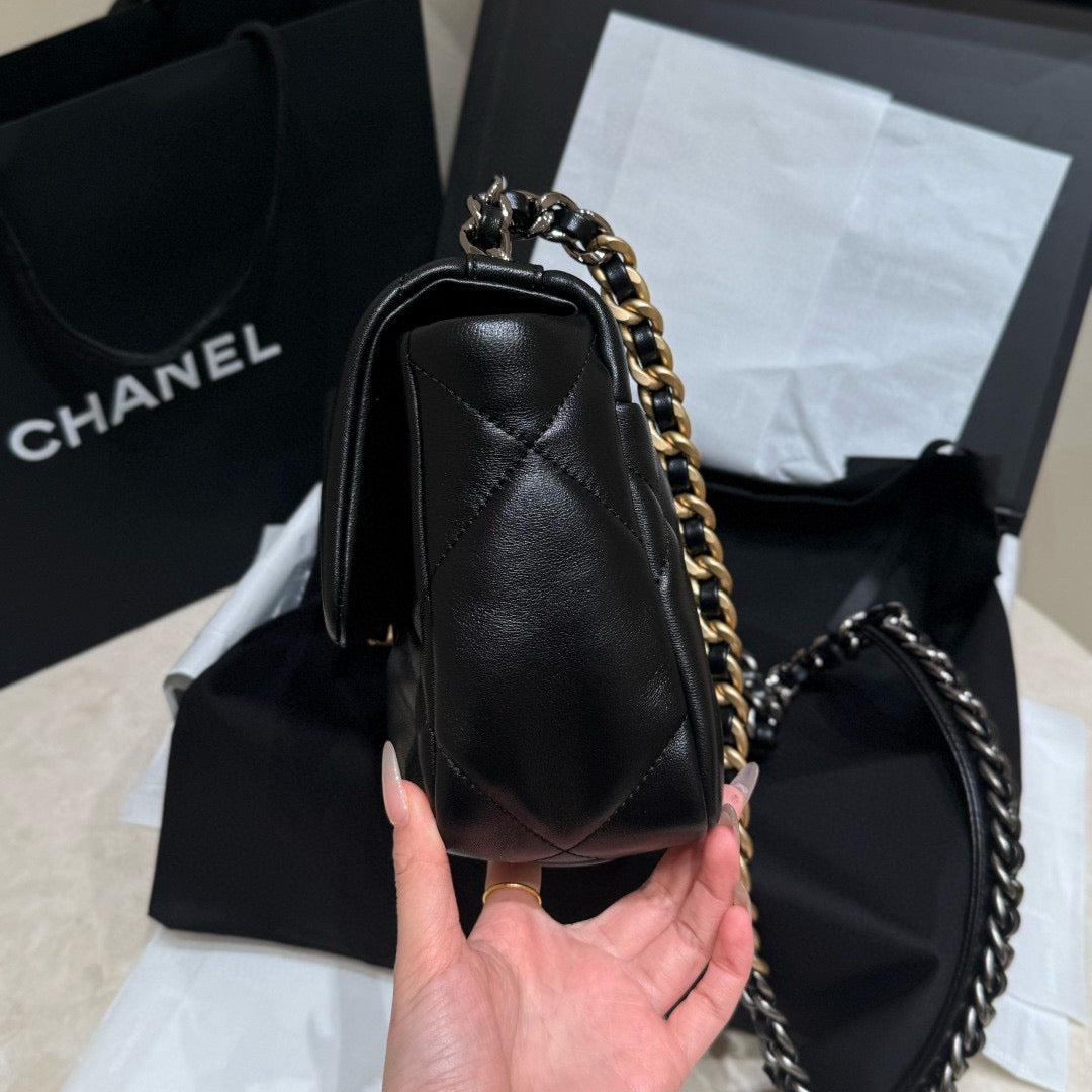 Chanel 19 Small