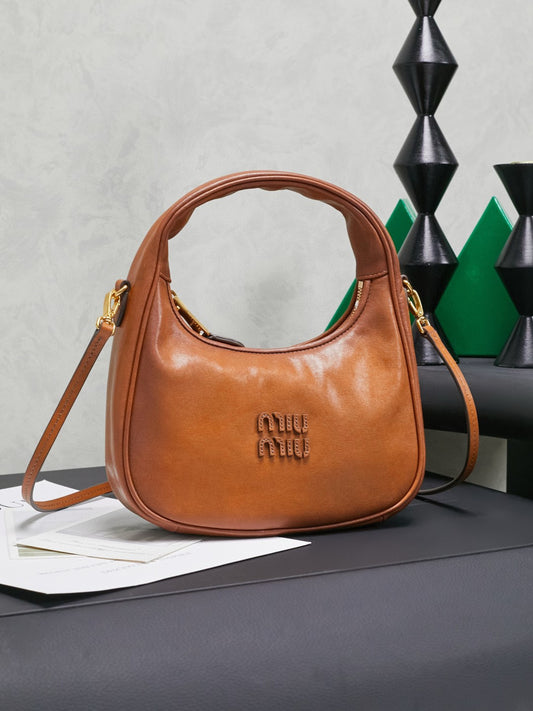 Miu Miu Wander Bag 20x23x6cm