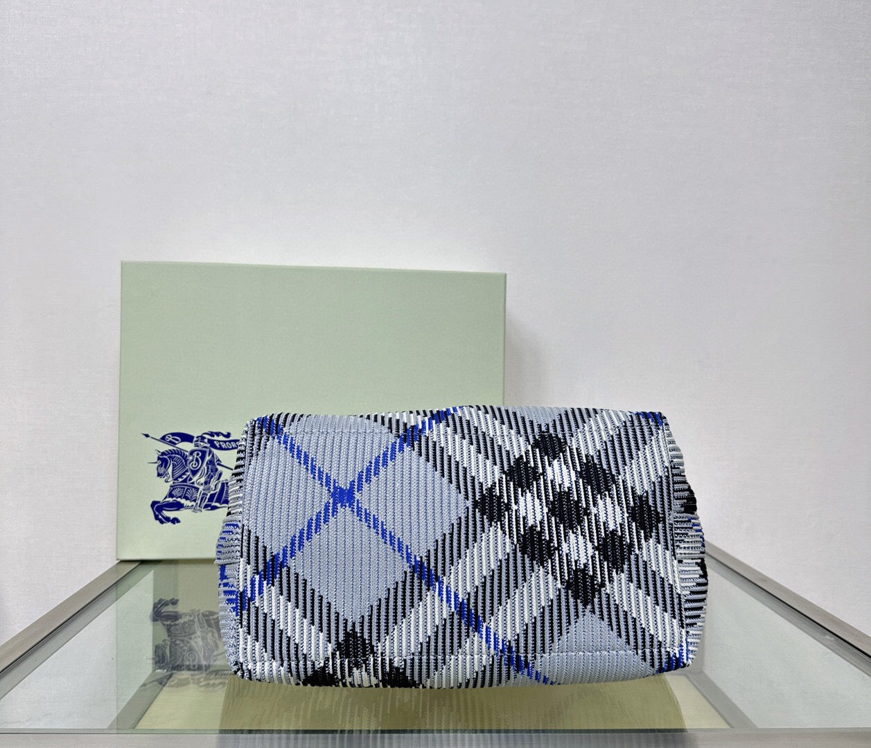 Burberry Peg Handle (Medium)