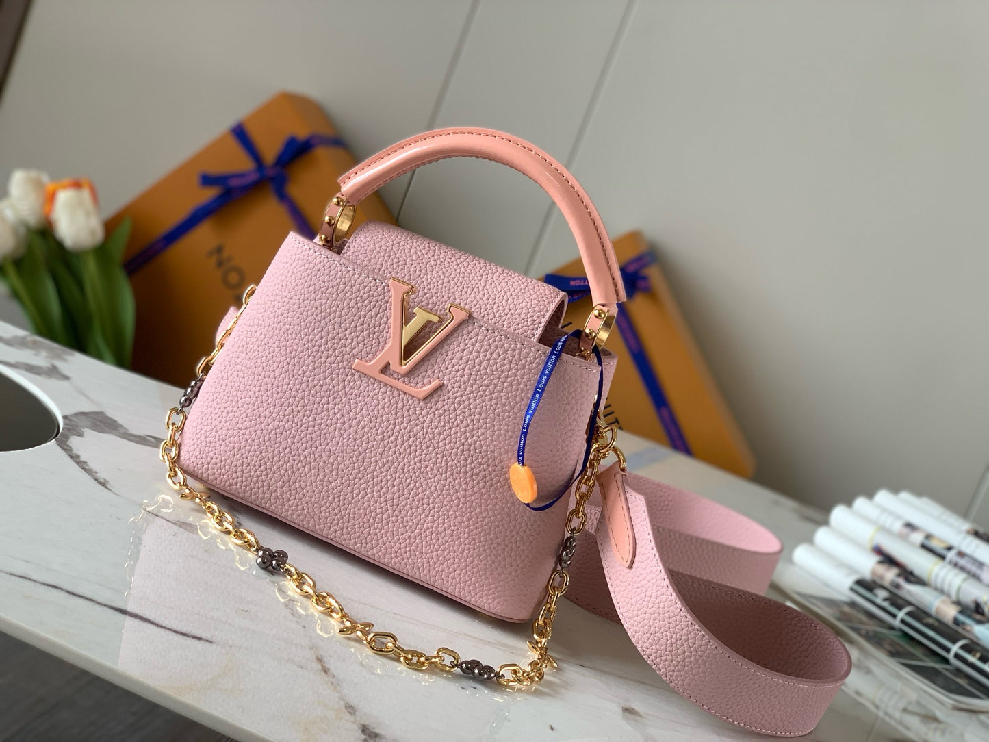 LV Capucines M80239 (21cm)