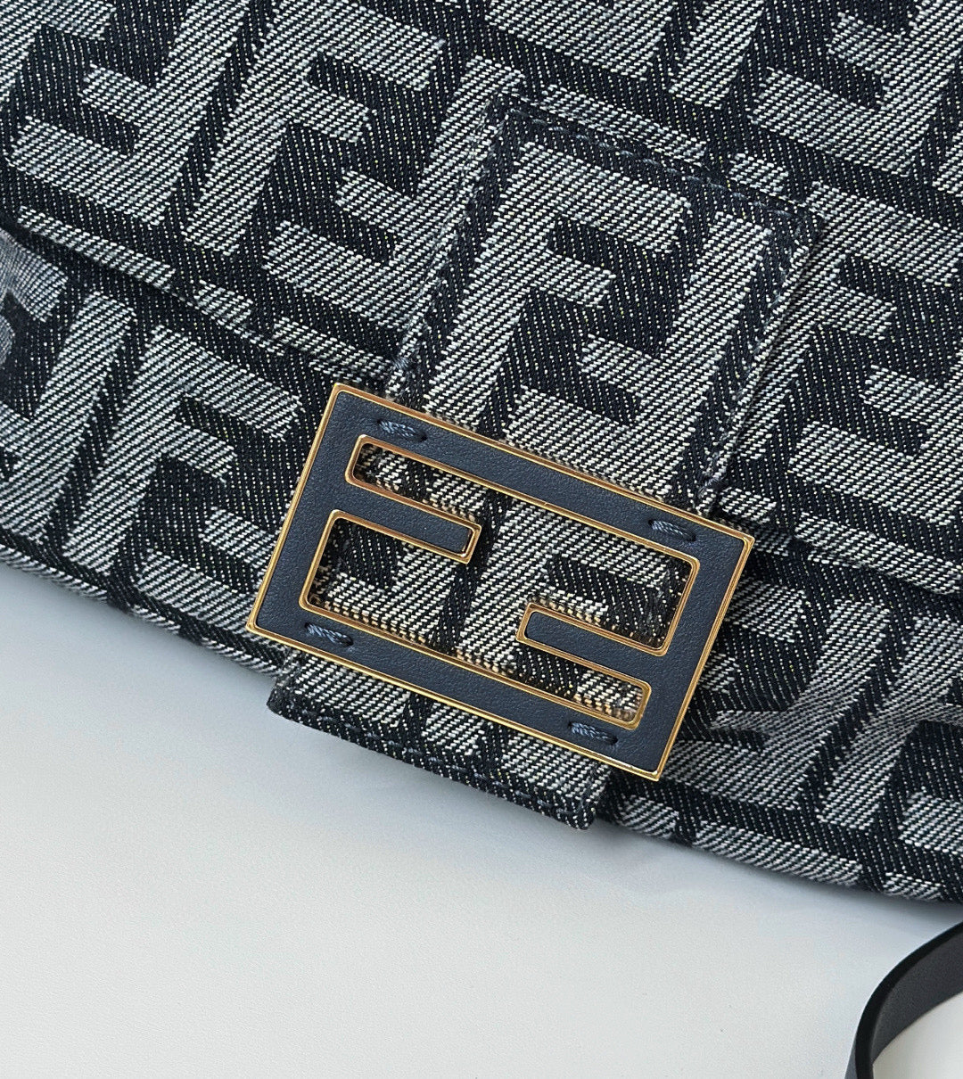 Fendi Mamma Baguette Bag