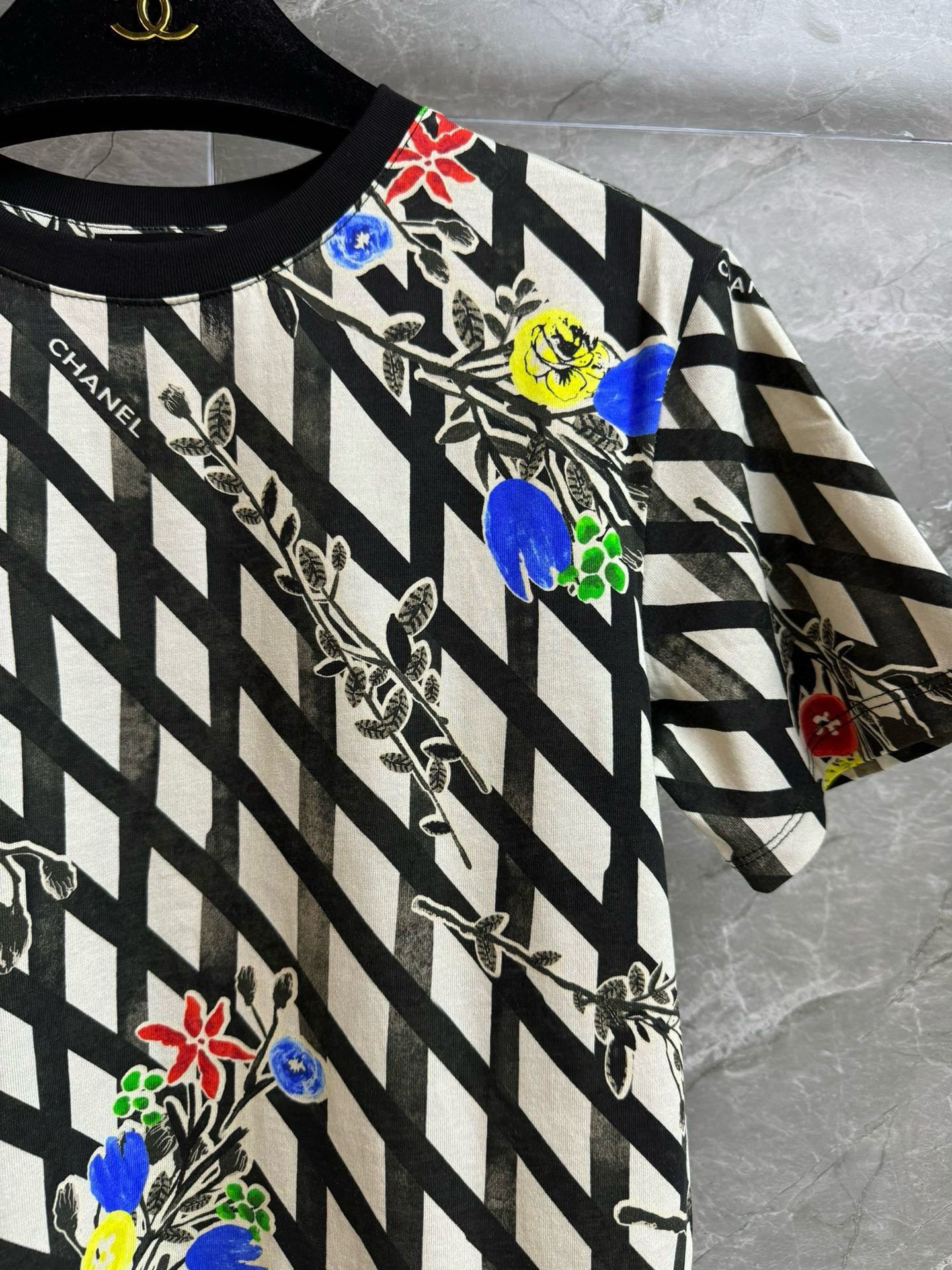 Chanel T-Shirt