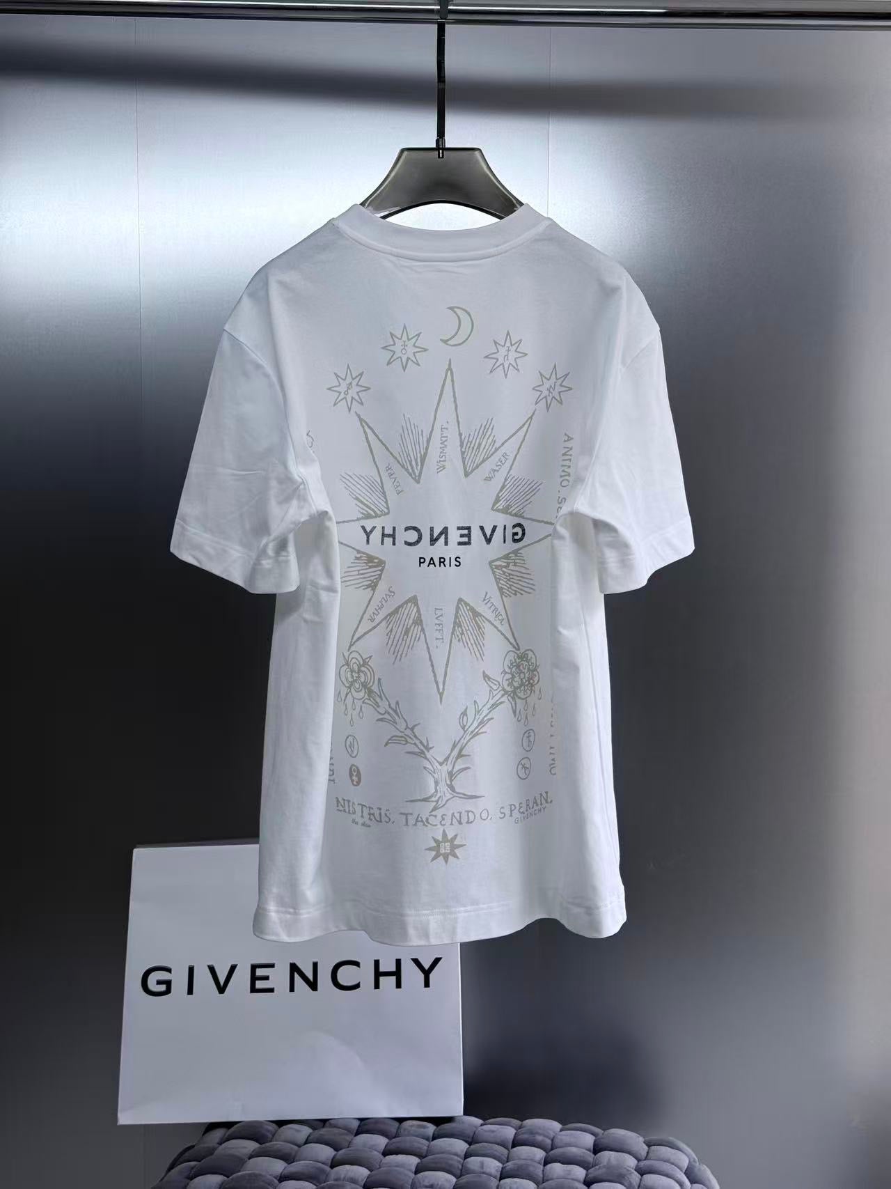 Givenchy T-Shirt