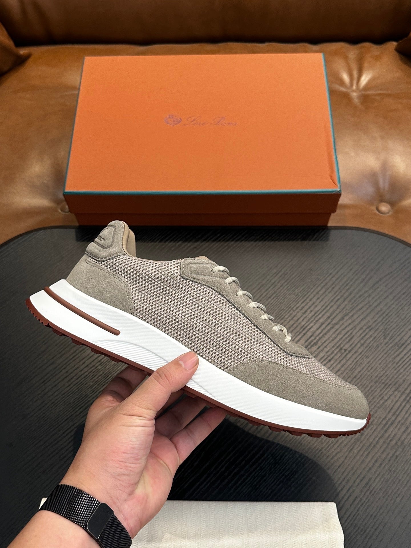 LP Sneakers