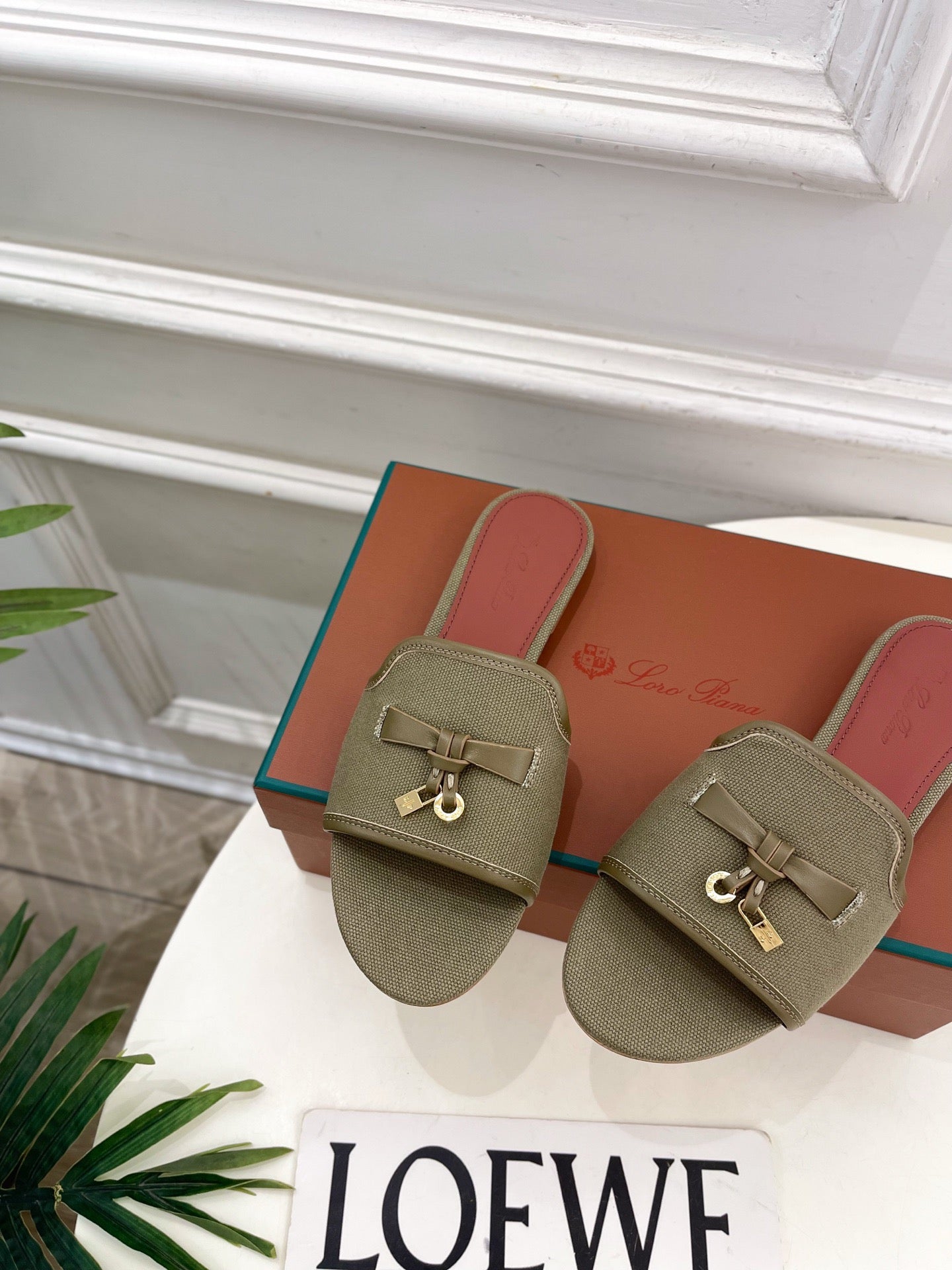 LP Sandals
