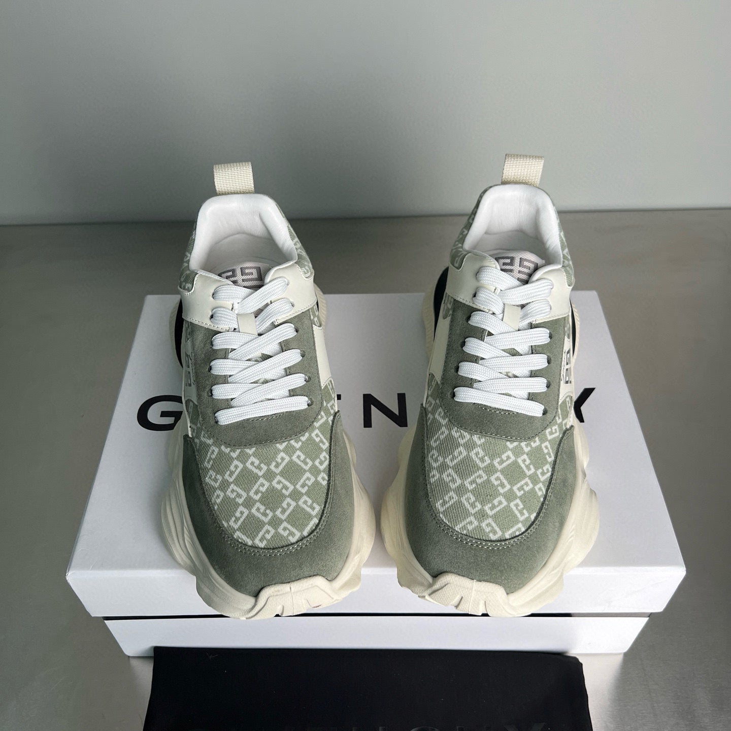 Givenchy Sneakers