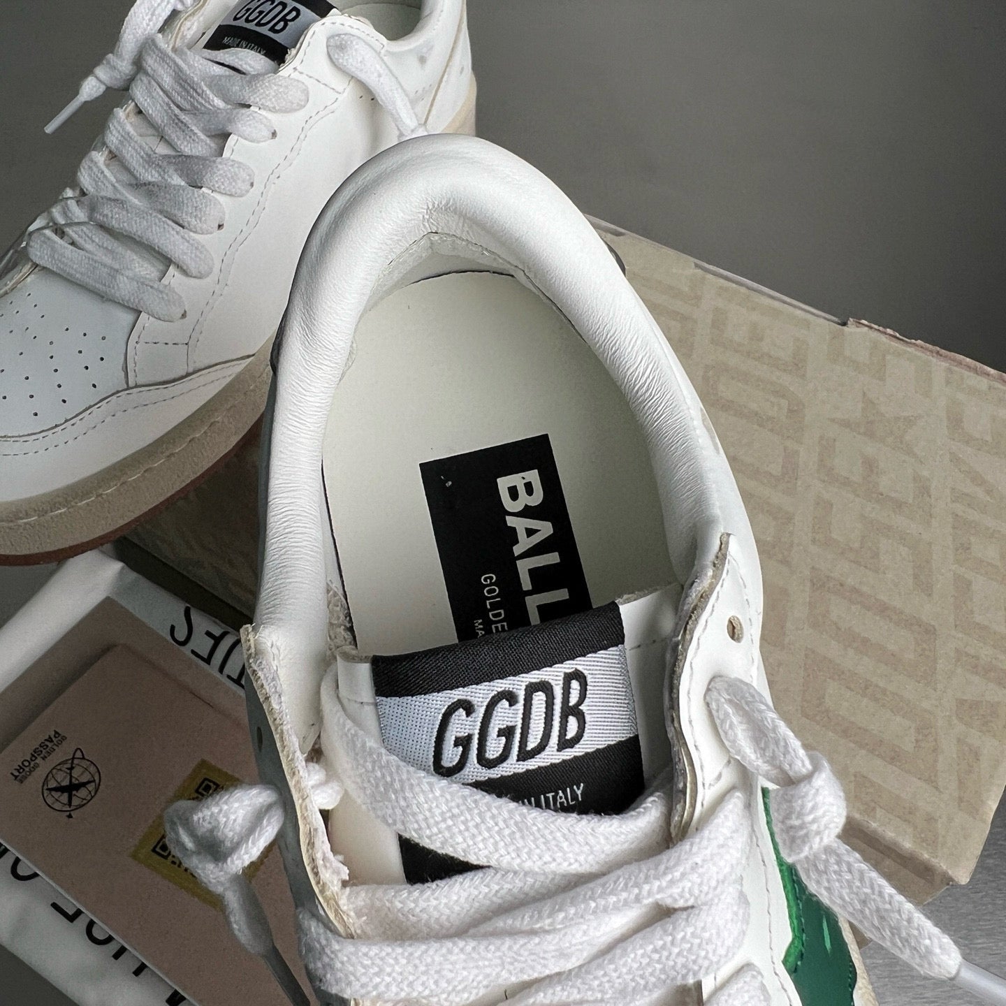 Golden Goose Sneaker