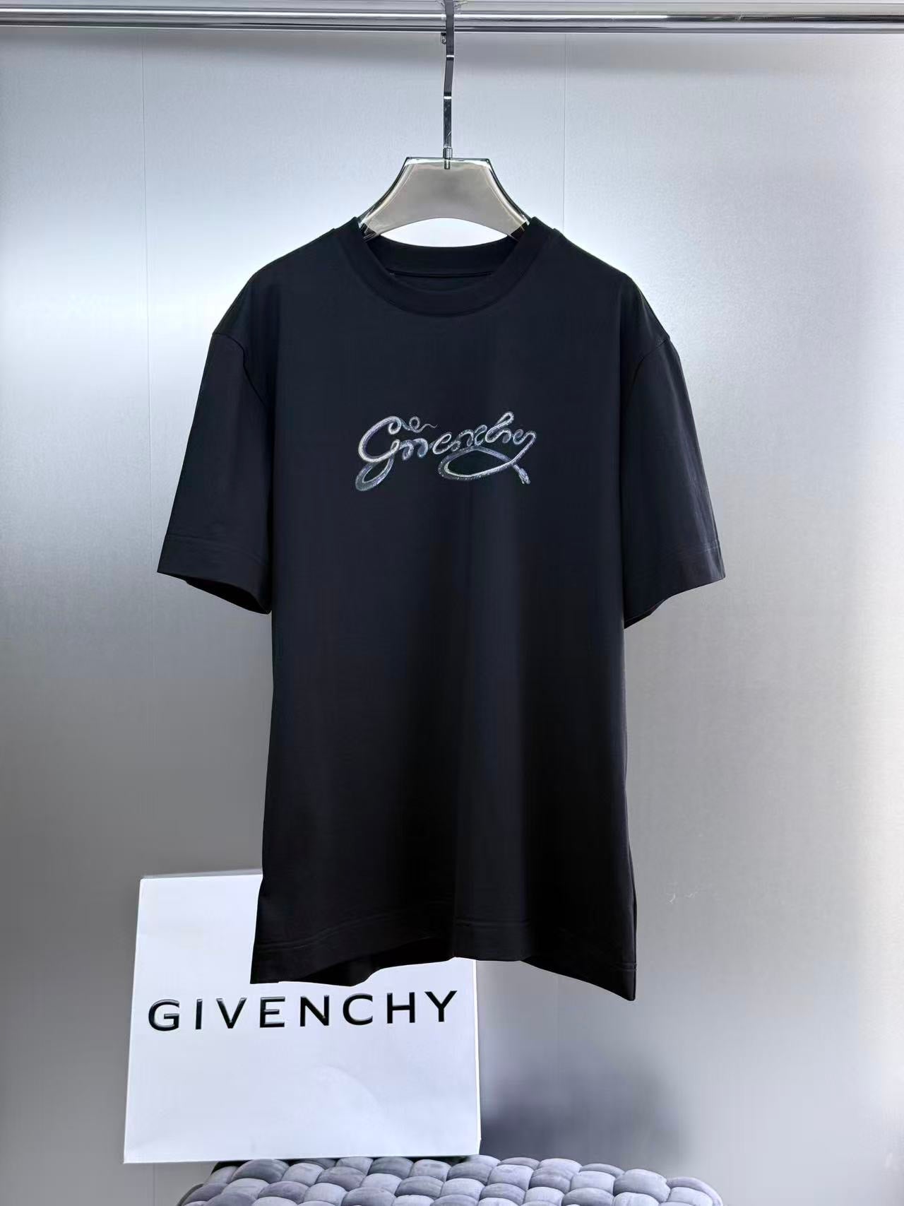 Givenchy T-Shirt